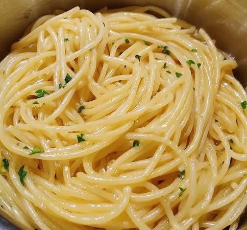 Slow Cooker Classic Spaghetti Aglio e Olio FB IMG 1763639903294