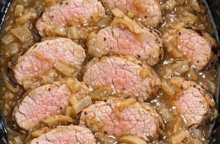 Slow Cooker 4-Ingredient Onion Soup Pork Tenderloin IMG 2860