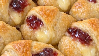 Oven Baked 4-Ingredient Crescent Brie Cranberry Bites IMG 2892