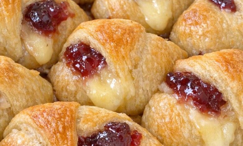 Oven Baked 4-Ingredient Crescent Brie Cranberry Bites IMG 2892
