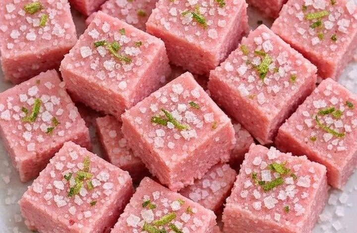 Slow Cooker 4-Ingredient Strawberry Margarita Fudge IMG 2903