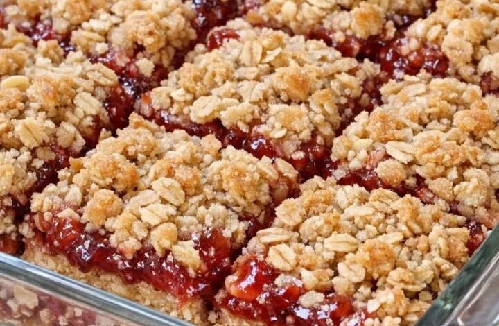 4-Ingredient Strawberry Oat Bars IMG 2961