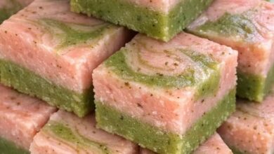Slow Cooker 4-Ingredient Strawberry Matcha Fudge IMG 3119